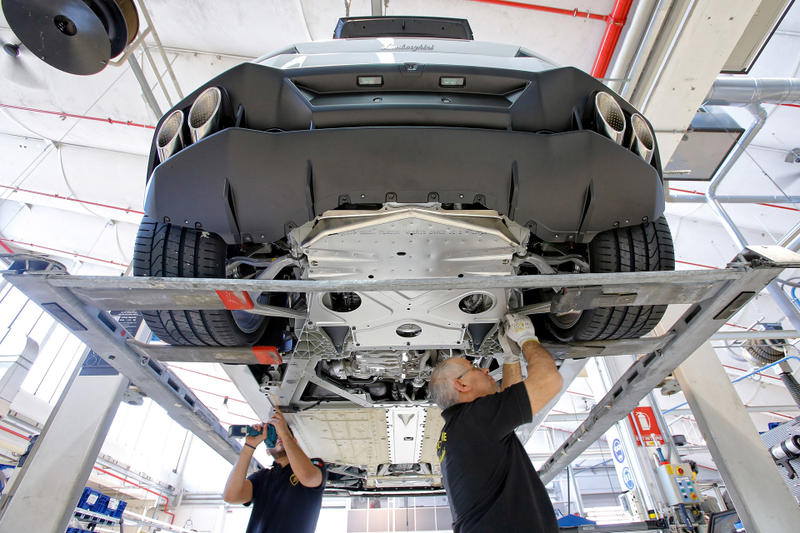 Illustration for article titled How Lamborghini Builds The Huracan